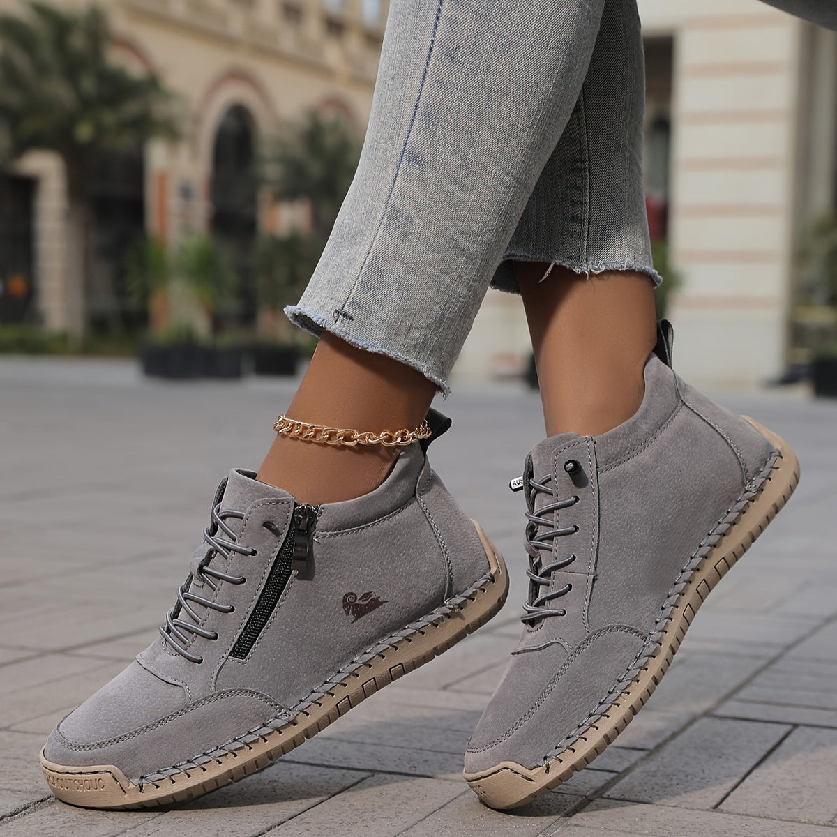 Mila – Comfortable sneakers + zipper