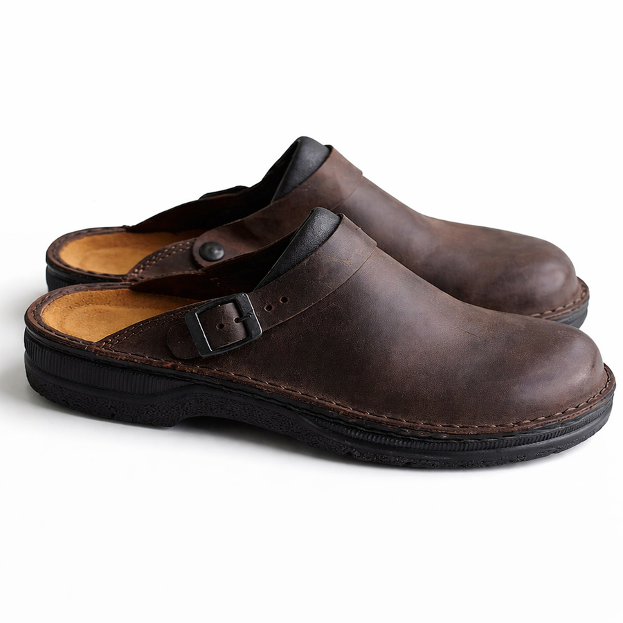 Max | Durable Clogs