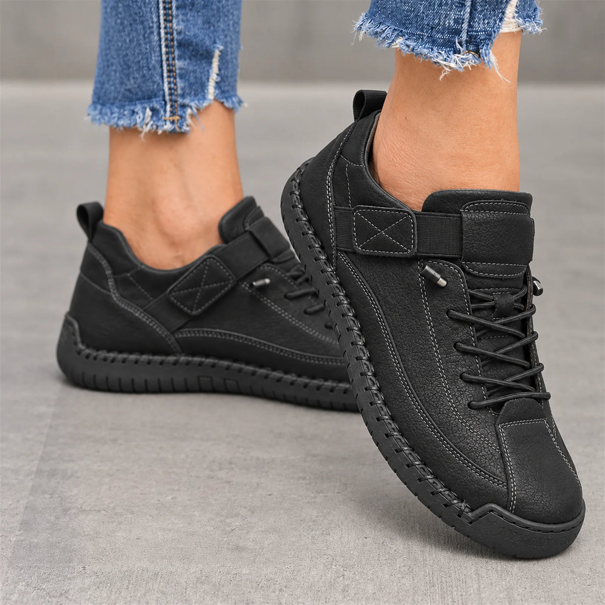 Mia comfortable sneakers black - front view on foot