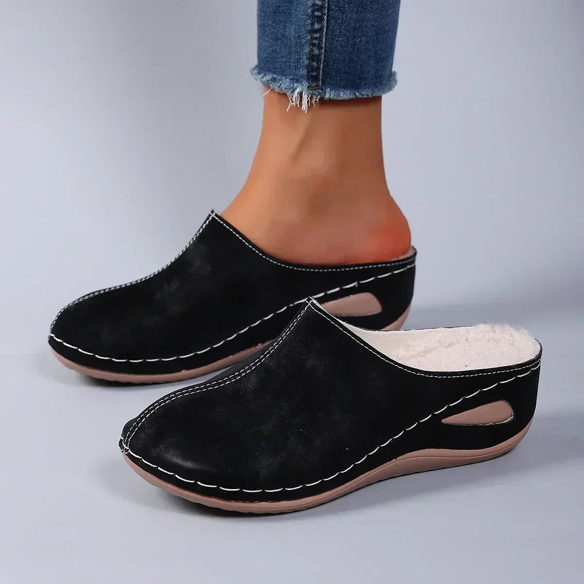Mare | Cushioned Closed-Toe Comfort Slippers