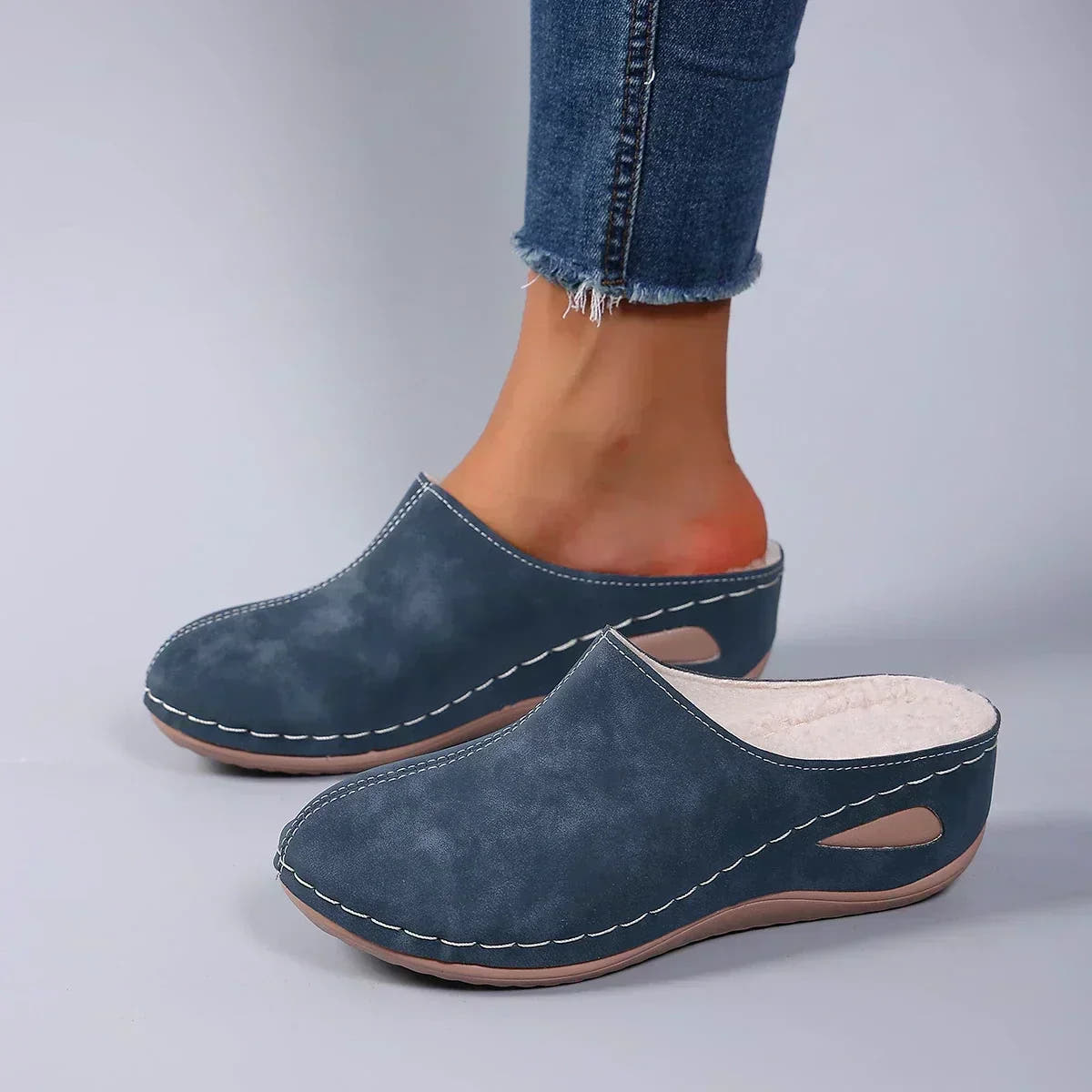 Mare | Cushioned Closed-Toe Comfort Slippers