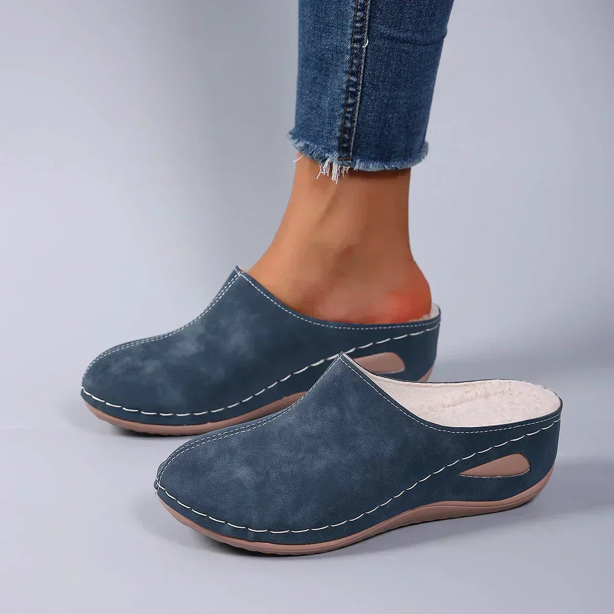 Mare | Cushioned Closed-Toe Comfort Slippers