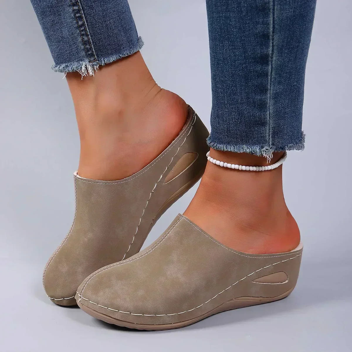 Mare | Cushioned Closed-Toe Comfort Slippers